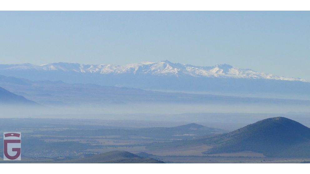 Sierra Nevada en el horizonte, hacia el suroeste
